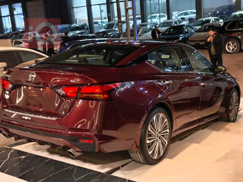 نيسان ألتيما